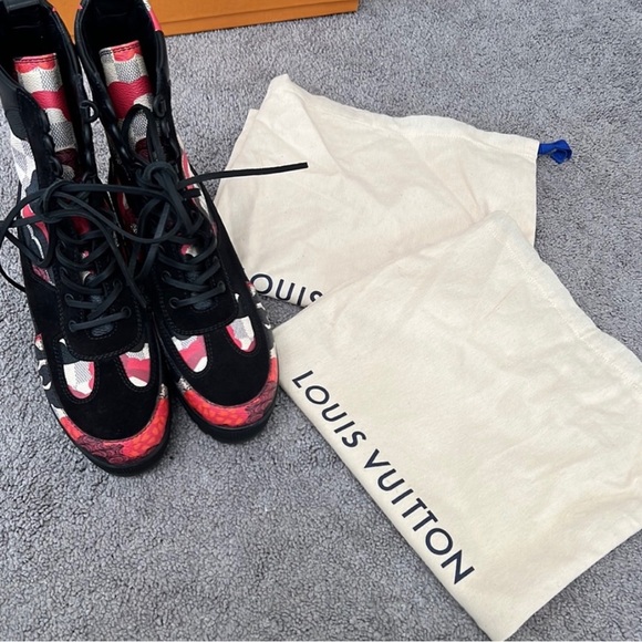 Authentic Limited Edition Louis Vuitton Over Cloud Desert Boots - Picture 11 of 11